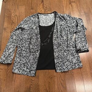 Croft & Barrow Elegant Black and White Paisley Blouse Built in Tank 2X
